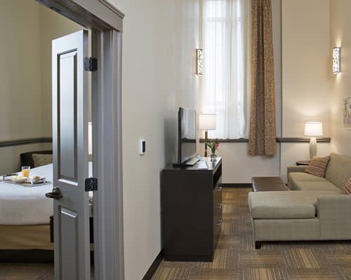 Staybridge Suites Baltimore Inner Harbor – photo 5